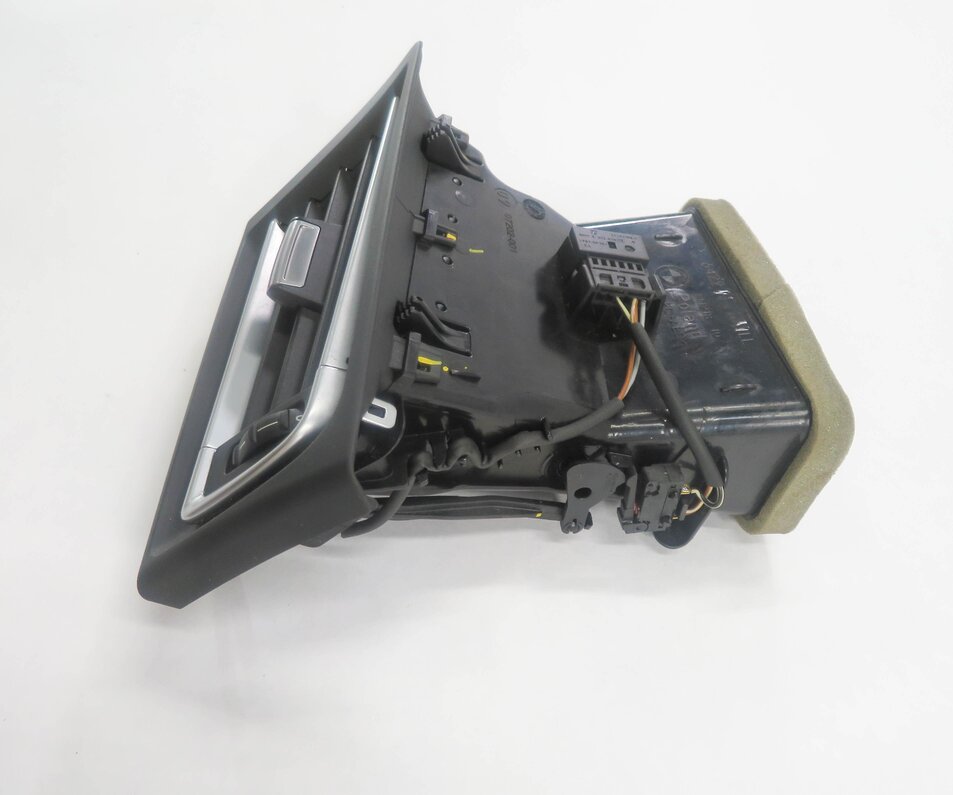 Thumbnail 3: 2012 BMW 750i (F01) RIGHT FRONT PASSENGER DASH HEATER A/C AIR VENT