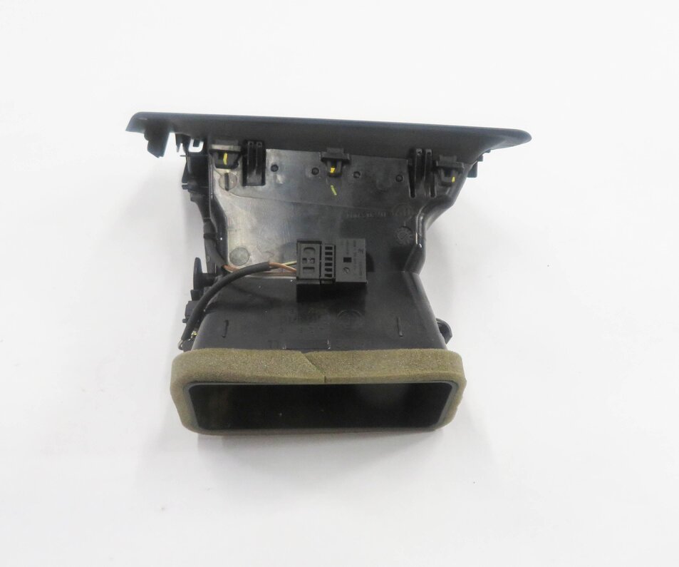 Thumbnail 4: 2012 BMW 750i (F01) RIGHT FRONT PASSENGER DASH HEATER A/C AIR VENT