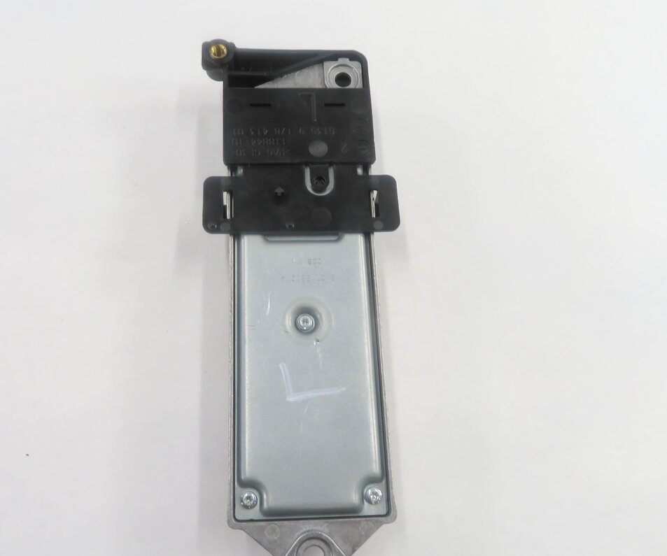 Thumbnail 2: 2009-2012 BMW 740i 750i 760i B7 (F01 F02) LEFT FRONT DRIVER SEATBELT MODULE