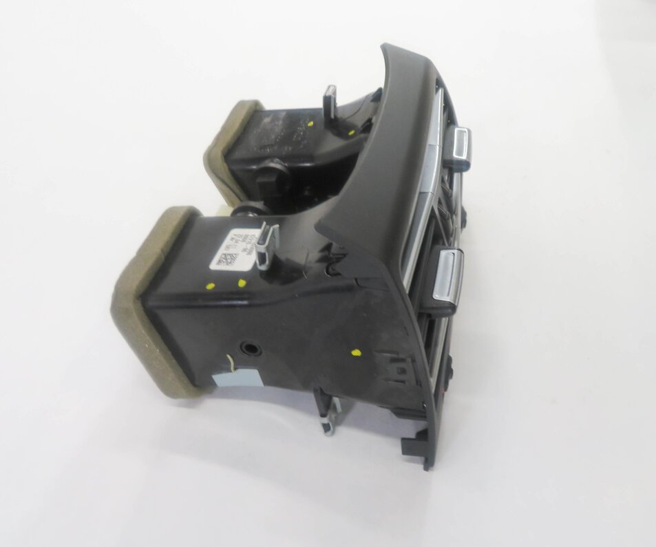 Thumbnail 3: 2012 BMW 750i (F01) REAR CENTER CONSOLE HEATER A/C AIR VENT (BLACK)