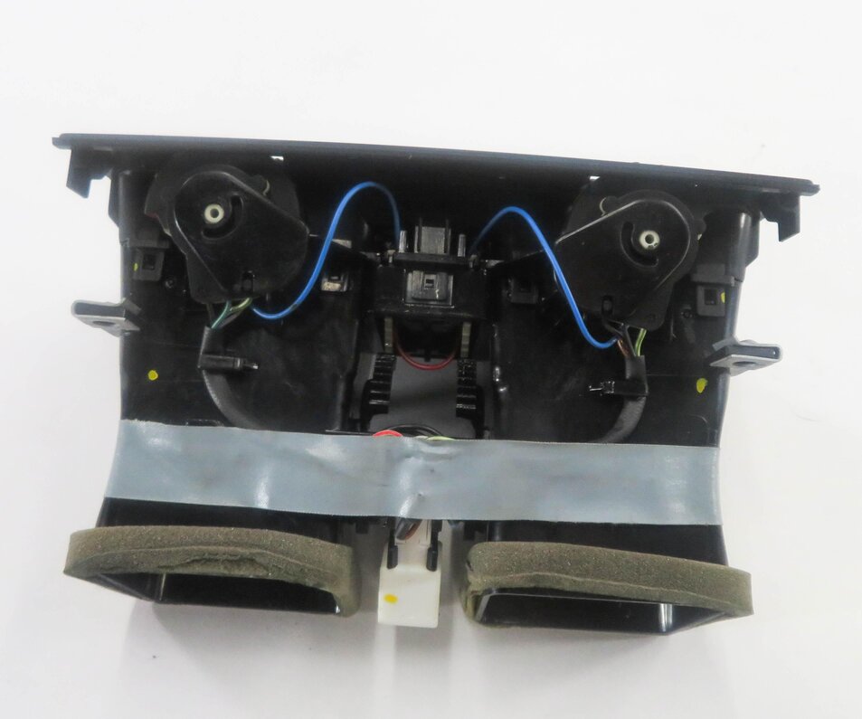 Thumbnail 6: 2012 BMW 750i (F01) REAR CENTER CONSOLE HEATER A/C AIR VENT (BLACK)