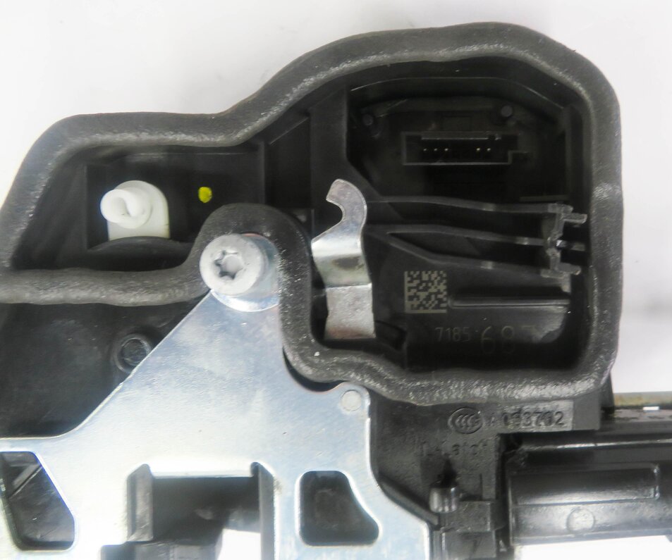 Thumbnail 5: 2011-2015 BMW 740i 750i 760i (F01) LEFT SIDE REAR DOOR LOCK LATCH (SOFT CLOSE)