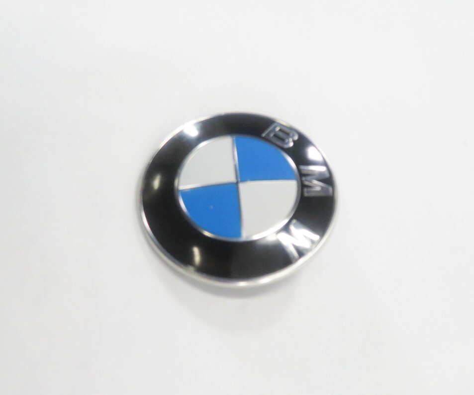 Thumbnail 3: 2012 BMW 750i (F01) FRONT EMBLEM LOGO BADGE NAME PLATE SYMBOL