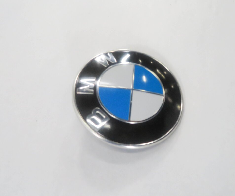 Thumbnail 4: 2012 BMW 750i (F01) FRONT EMBLEM LOGO BADGE NAME PLATE SYMBOL