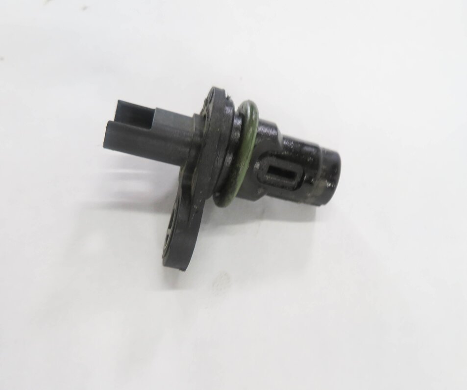 Thumbnail 4: 2012 BMW 750i (F01) 4.4L N63 TWIN TURBO ENGINE - CAMSHAFT CAM POSITION SENSOR