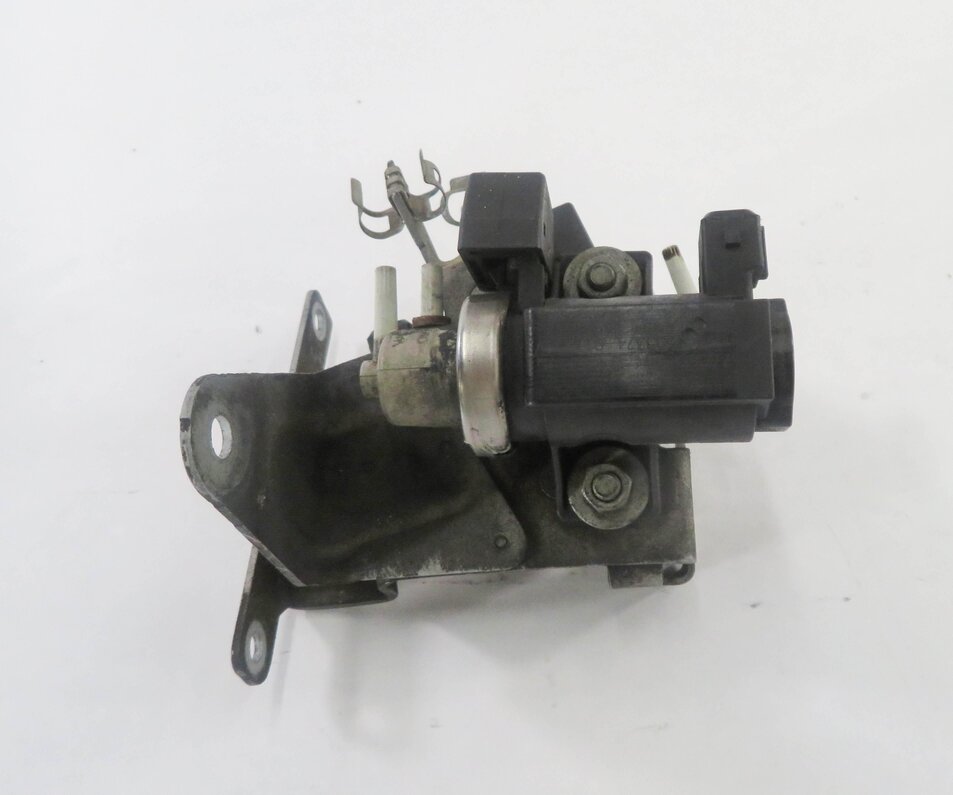Thumbnail 3: 2012 BMW 750i (F01) 4.4L N63 V8 ENGINE TURBOCHARGER PRESSURE CONVERTER VALVE SET