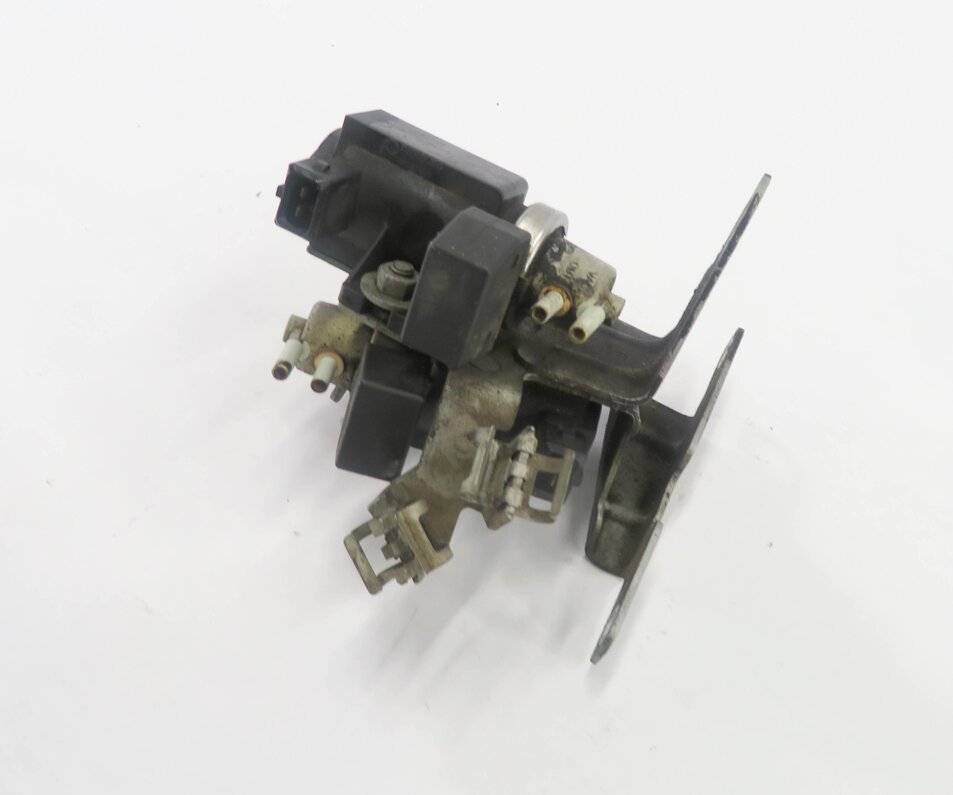 Thumbnail 6: 2012 BMW 750i (F01) 4.4L N63 V8 ENGINE TURBOCHARGER PRESSURE CONVERTER VALVE SET