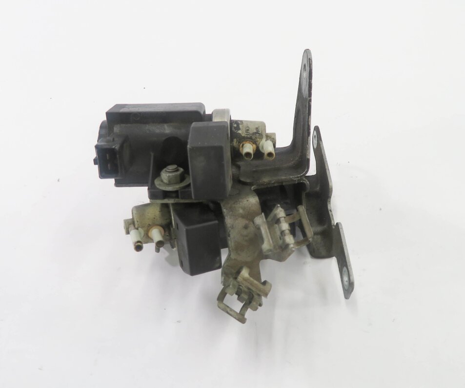 Thumbnail 7: 2012 BMW 750i (F01) 4.4L N63 V8 ENGINE TURBOCHARGER PRESSURE CONVERTER VALVE SET