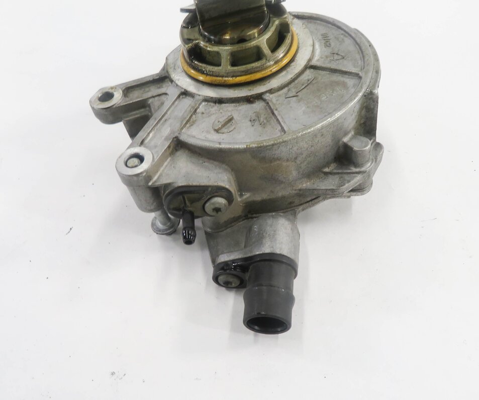 Thumbnail 2: 2010-2017 BMW 550i 650i 750i M5 M6 X5 X6 - 4.4L V8 TWIN TURBO BRAKE VACUUM PUMP