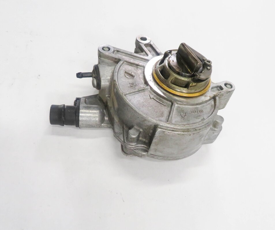 Thumbnail 3: 2010-2017 BMW 550i 650i 750i M5 M6 X5 X6 - 4.4L V8 TWIN TURBO BRAKE VACUUM PUMP