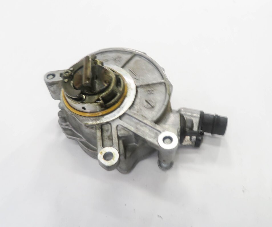 Thumbnail 4: 2010-2017 BMW 550i 650i 750i M5 M6 X5 X6 - 4.4L V8 TWIN TURBO BRAKE VACUUM PUMP