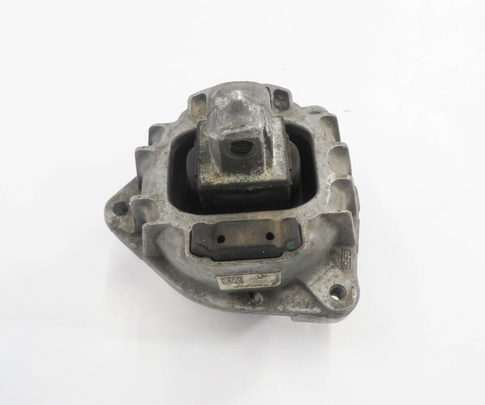 Thumbnail 2: 2012 BMW 750i (F01) 4.4L N63 TWIN TURBO ENGINE - RIGHT SIDE MOTOR MOUNT