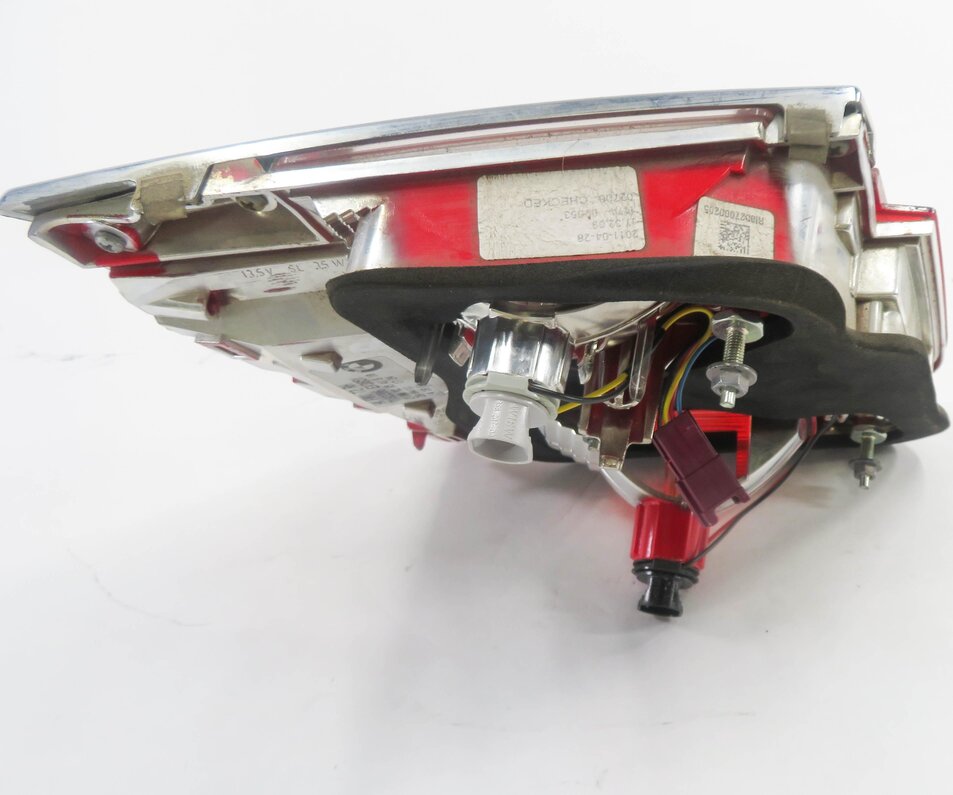 Thumbnail 5: 09-12 BMW 740i 750i 760i B7 (F01) RIGHT SIDE REAR TRUNK LID TAILLIGHT LIGHT LAMP