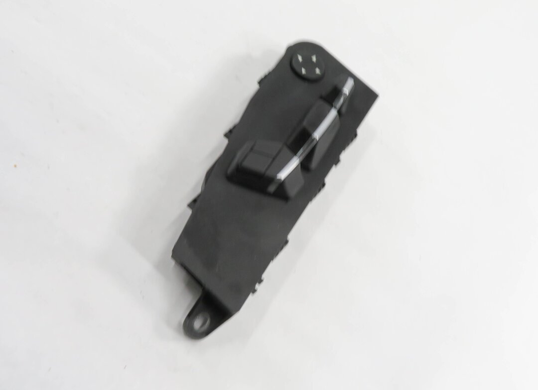 2011 BMW 550i (F10) RIGHT FRONT PASSENGER POWER SEAT ADJUSTMENT SWITCH