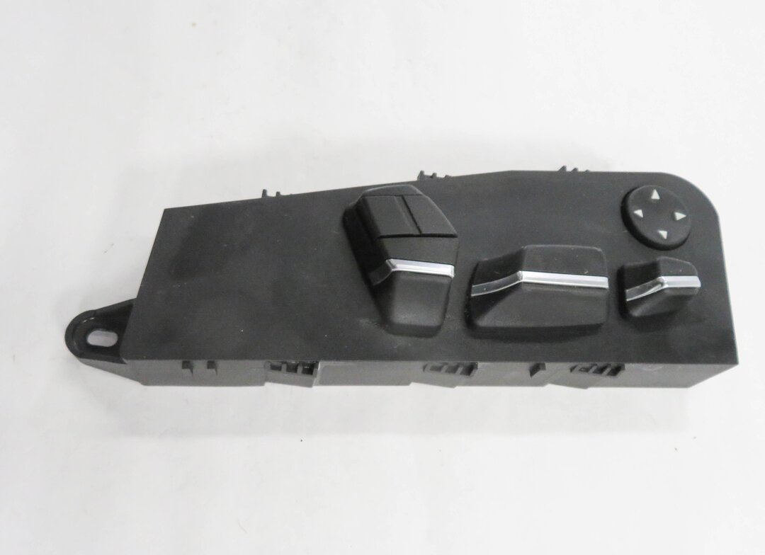 Thumbnail 4: 2011 BMW 550i (F10) RIGHT FRONT PASSENGER POWER SEAT ADJUSTMENT SWITCH