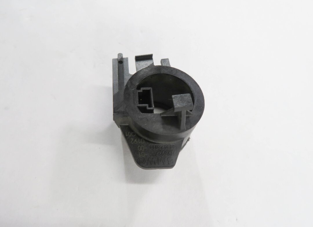 Thumbnail 3: 2011 BMW 550i (F10) IGNITION SWITCH IMMOBILIZER SIGNAL COIL RING