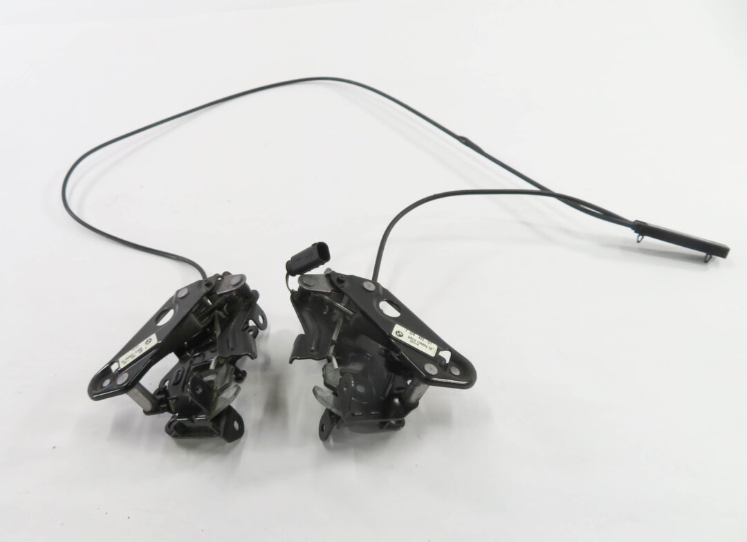 Thumbnail 2: 2011 BMW 550i (F10) FRONT LEFT & RIGHT LOWER HOOD LATCH SET w/ CABLE