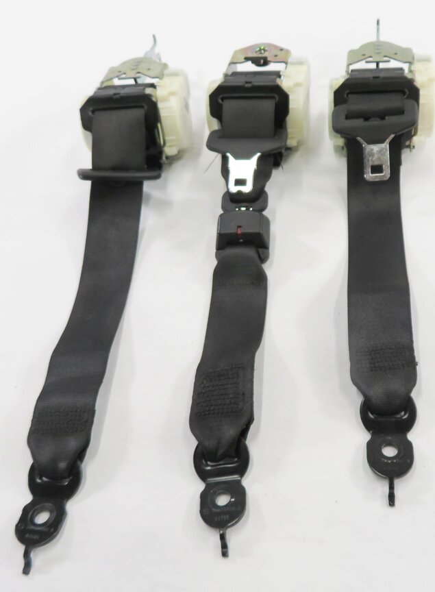 Thumbnail 2: 2011 BMW 550i (F10) REAR LEFT / CENTER / RIGHT - SEATBELT RETRACTOR SET (BLACK)
