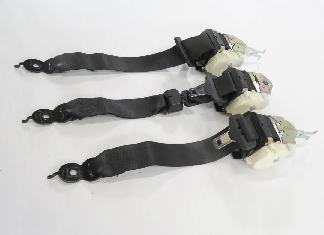 Thumbnail 3: 2011 BMW 550i (F10) REAR LEFT / CENTER / RIGHT - SEATBELT RETRACTOR SET (BLACK)