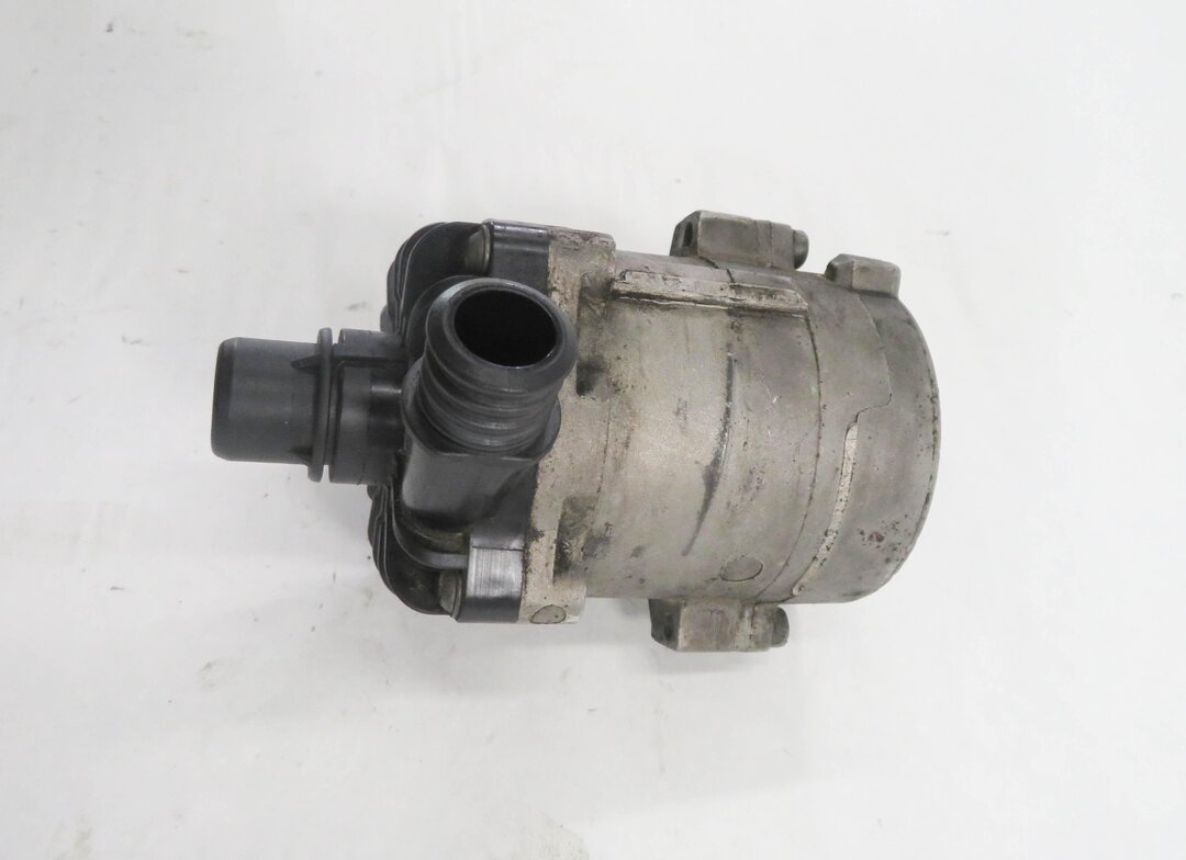 Thumbnail 4: 2011 BMW 550i (F10) 4.4L N63 V8 TWIN TURBO ENGINE - AUXILIARY WATER PUMP