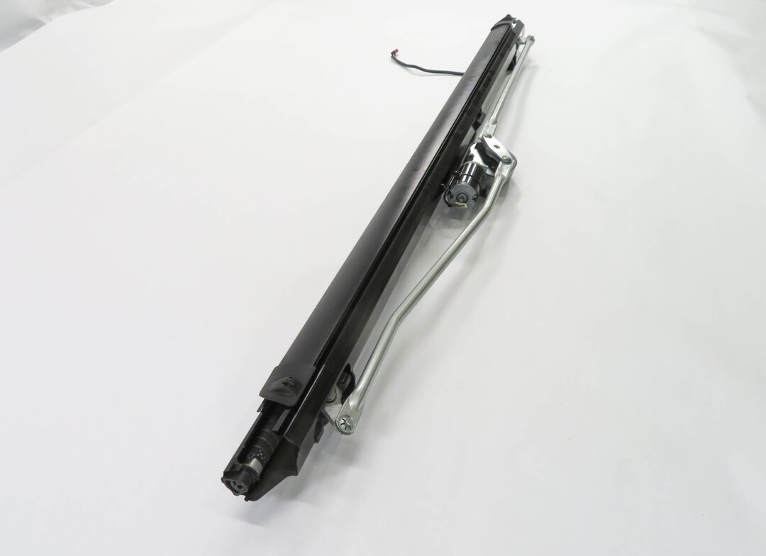 Thumbnail 3: 2011-2016 BMW 528i 535i 550i M5 (F10) REAR BACK GLASS ELECTRIC SUNSHADE w/ MOTOR