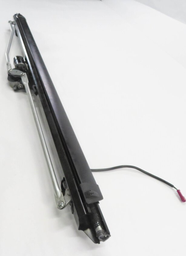 Thumbnail 4: 2011-2016 BMW 528i 535i 550i M5 (F10) REAR BACK GLASS ELECTRIC SUNSHADE w/ MOTOR