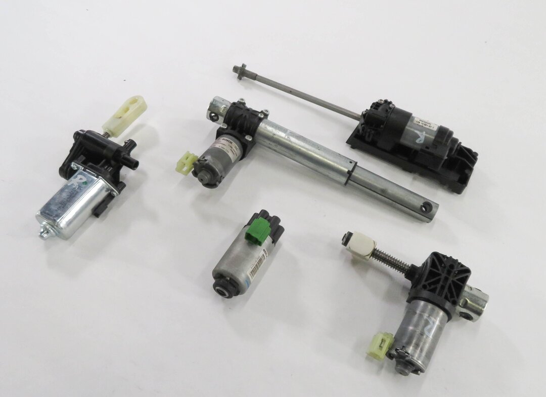 Thumbnail 1: 2011 BMW 550i (F10) RIGHT FRONT PASSENGER POWER SEAT MOTOR SET-5