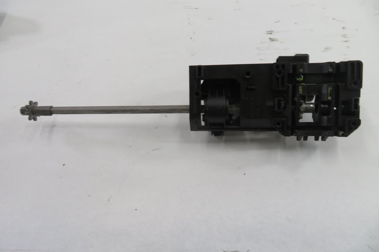 Thumbnail 3: 2011 BMW 550i (F10) LEFT FRONT DRIVER POWER SEAT MOTOR SET-5
