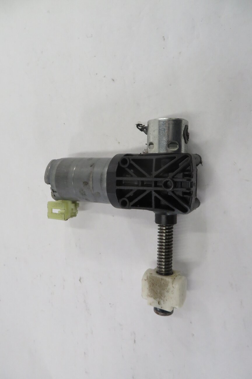 Thumbnail 9: 2011 BMW 550i (F10) LEFT FRONT DRIVER POWER SEAT MOTOR SET-5