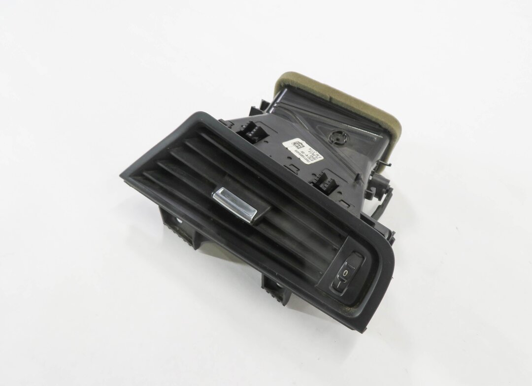 2011 BMW 550i (F10) RIGHT FRONT PASSENGER DASH HEATER A/C AIR VENT