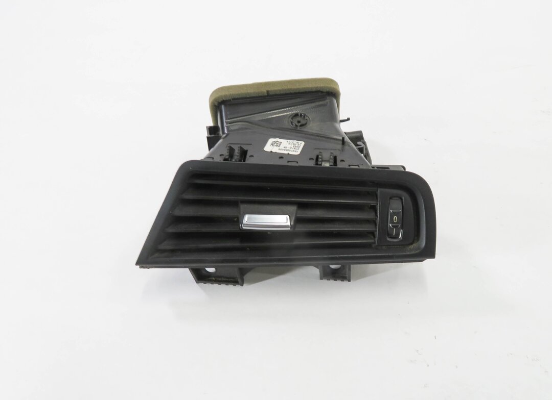 Thumbnail 2: 2011 BMW 550i (F10) RIGHT FRONT PASSENGER DASH HEATER A/C AIR VENT