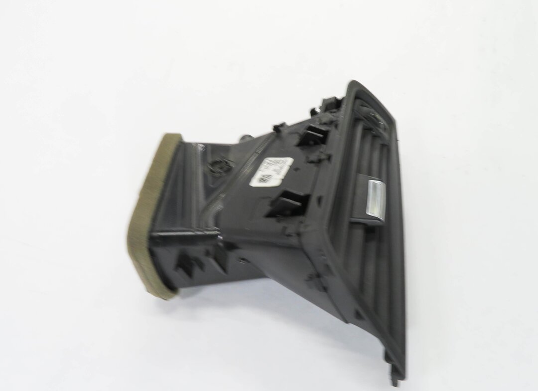 Thumbnail 4: 2011 BMW 550i (F10) RIGHT FRONT PASSENGER DASH HEATER A/C AIR VENT