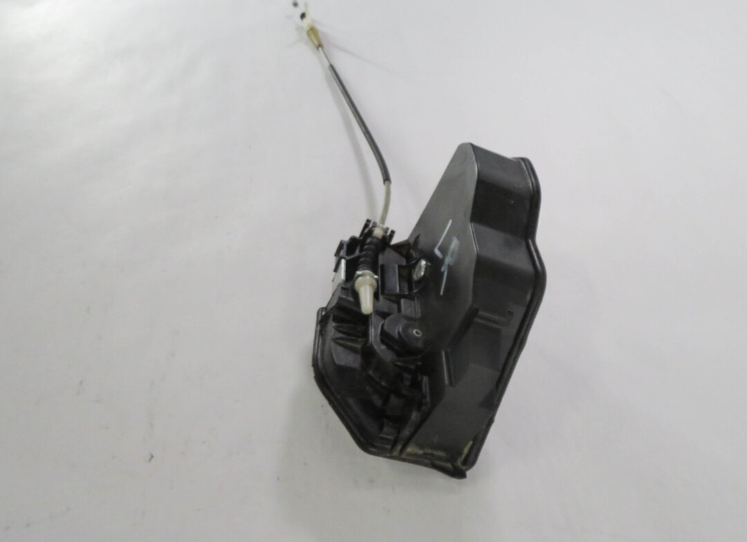 Thumbnail 3: 2010-2018 BMW E90 F30 F32 E60 F10 F01 F25 F26 E70 E71 - LEFT REAR DOOR LATCH