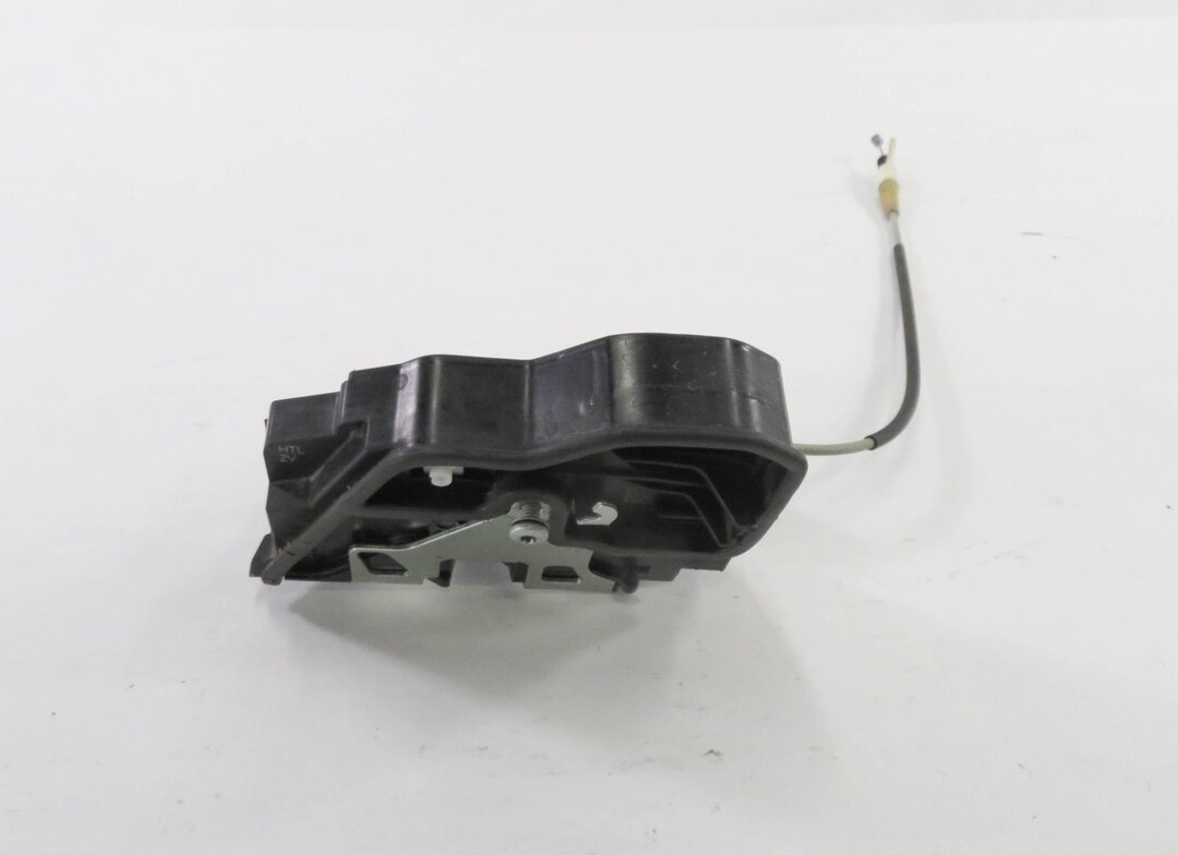 Thumbnail 5: 2010-2018 BMW E90 F30 F32 E60 F10 F01 F25 F26 E70 E71 - LEFT REAR DOOR LATCH