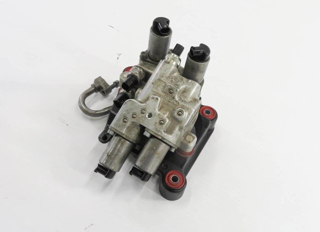 Thumbnail 1: 2011 BMW 550i (F10) 4.4L TWIN TURBO ENGINE - DYNAMIC DRIVE HYDRAULIC VALVE BLOCK