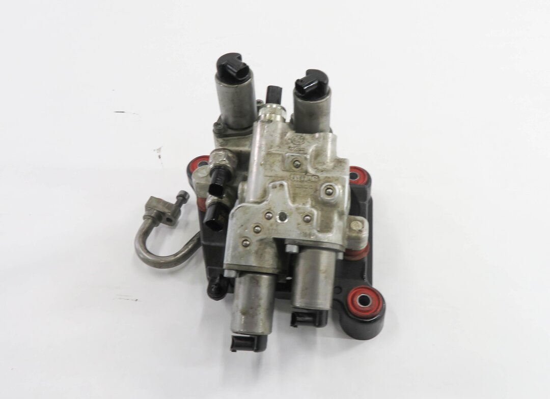 Thumbnail 2: 2011 BMW 550i (F10) 4.4L TWIN TURBO ENGINE - DYNAMIC DRIVE HYDRAULIC VALVE BLOCK