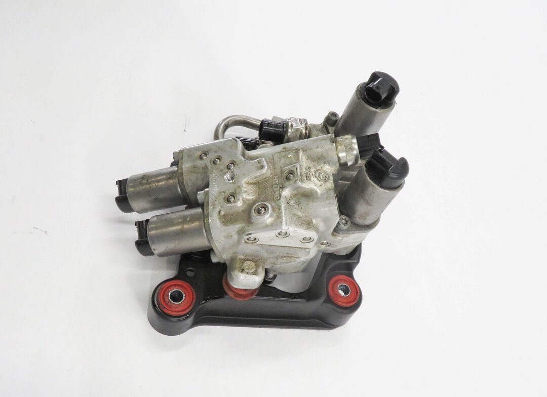 Thumbnail 3: 2011 BMW 550i (F10) 4.4L TWIN TURBO ENGINE - DYNAMIC DRIVE HYDRAULIC VALVE BLOCK