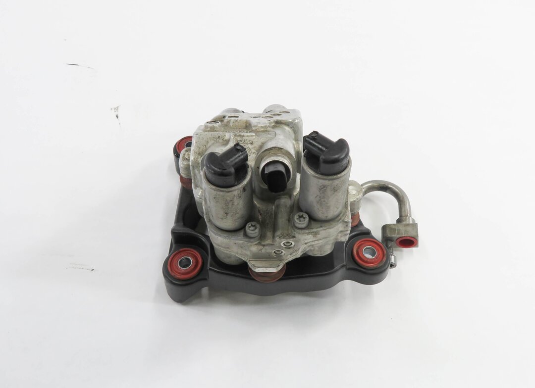 Thumbnail 5: 2011 BMW 550i (F10) 4.4L TWIN TURBO ENGINE - DYNAMIC DRIVE HYDRAULIC VALVE BLOCK
