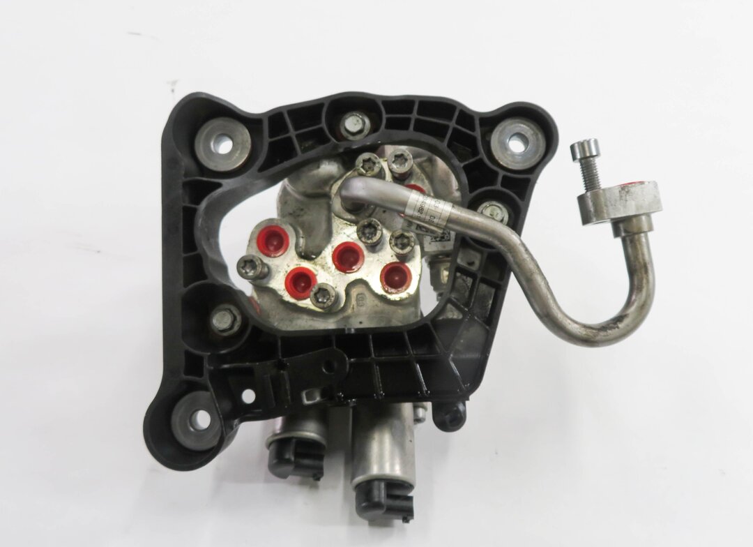 Thumbnail 6: 2011 BMW 550i (F10) 4.4L TWIN TURBO ENGINE - DYNAMIC DRIVE HYDRAULIC VALVE BLOCK