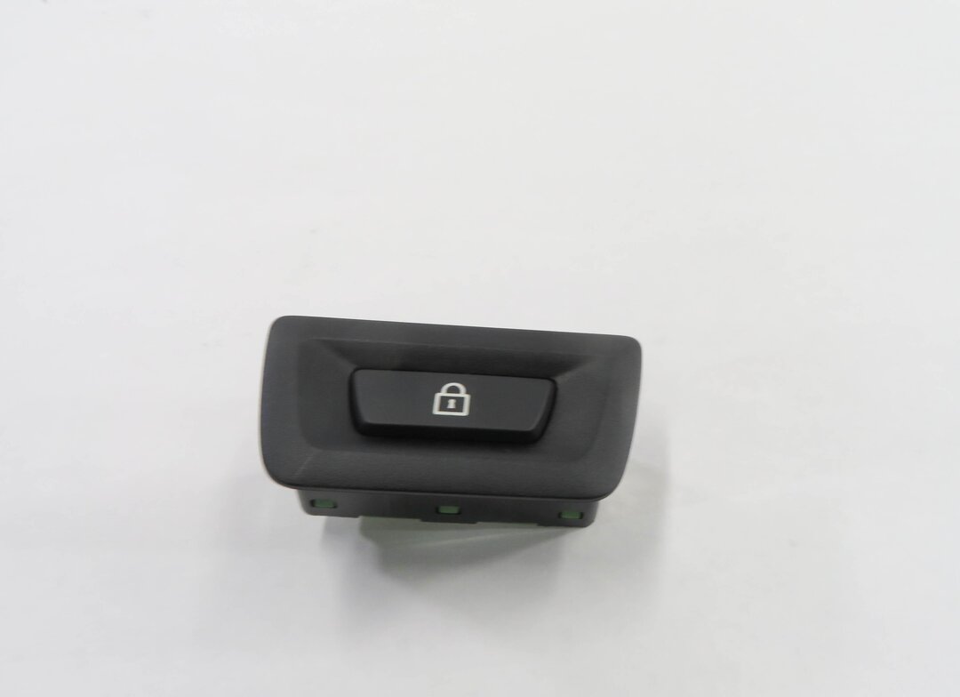 Thumbnail 2: 2011 BMW 550i (F10) TRUNK LOCK SWITCH BUTTON