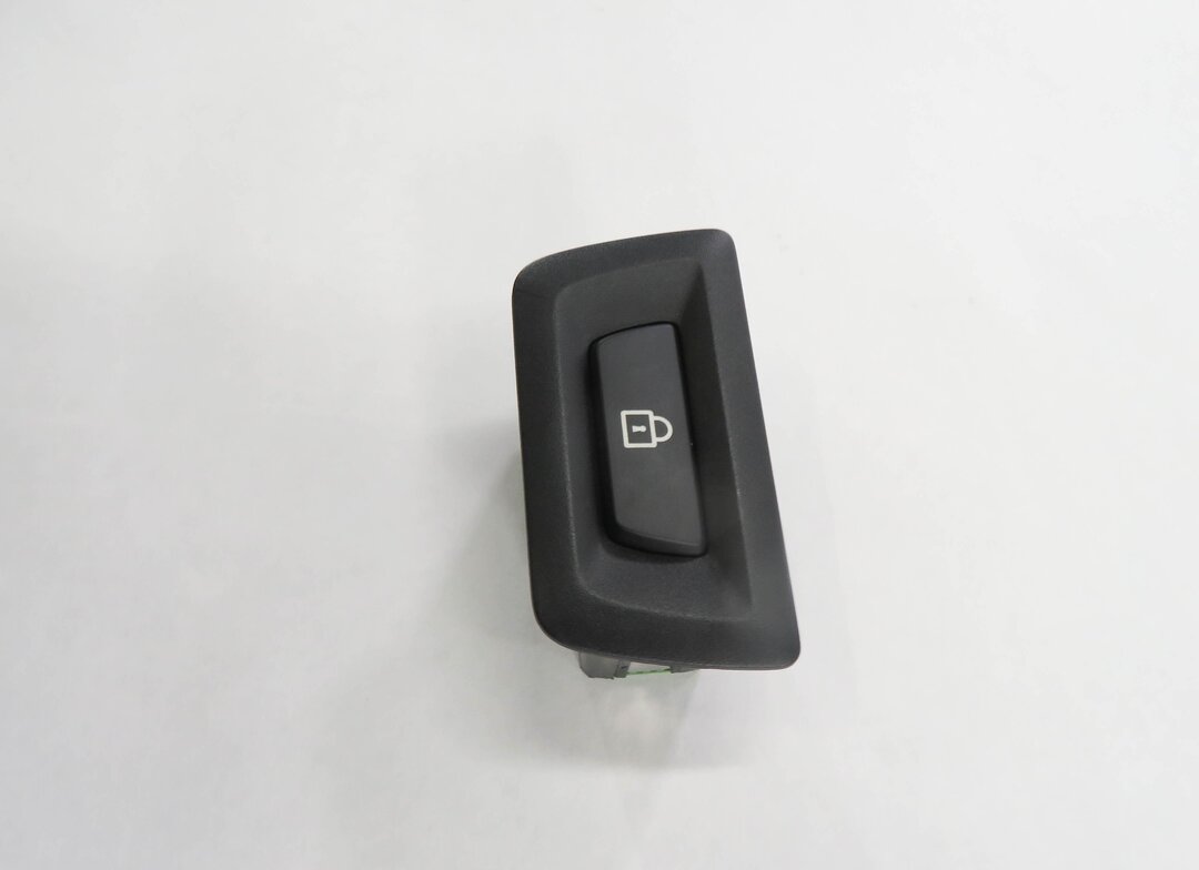 Thumbnail 3: 2011 BMW 550i (F10) TRUNK LOCK SWITCH BUTTON