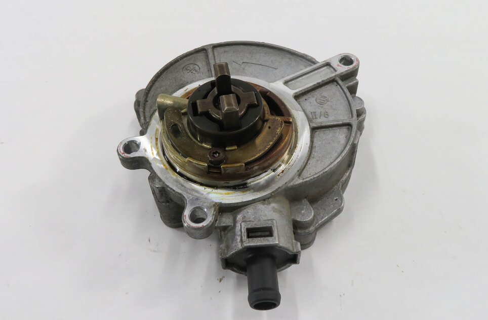 Thumbnail 2: 2014 AUDI Q7 (4L) 3.0L CTW SUPERCHARGED ENGINE - BRAKE VACUUM PUMP