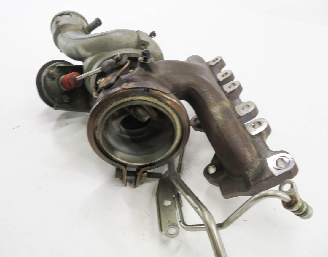 Thumbnail 3: 2015-2018 PORSCHE CAYENNE (958) 3.6L TURBO ENGINE - LEFT TURBOCHARGER ASSEMBLY