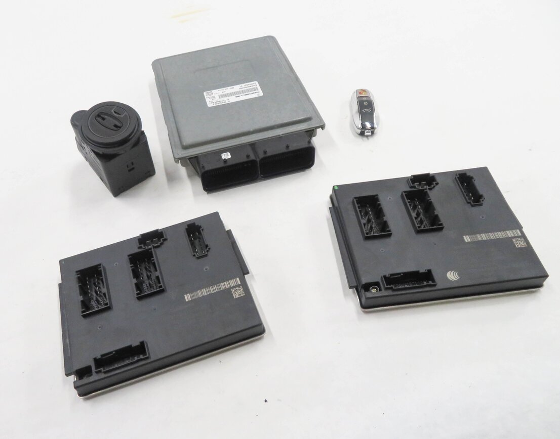 2016 PORSCHE CAYENNE (958) 3.6L MCX.ZA TURBO ENGINE IMMOBILIZER MODULE KEY SET