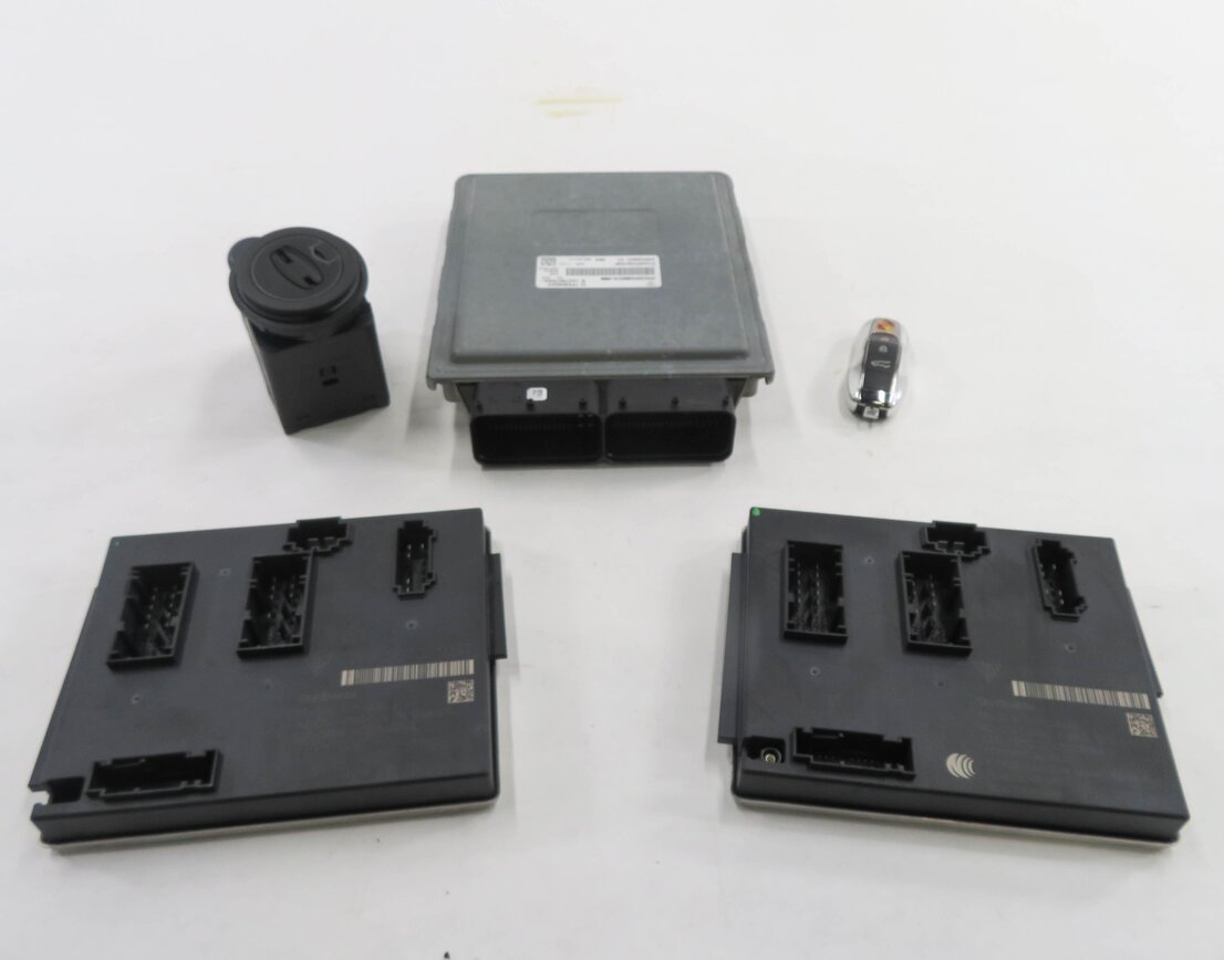 Thumbnail 2: 2016 PORSCHE CAYENNE (958) 3.6L MCX.ZA TURBO ENGINE IMMOBILIZER MODULE KEY SET