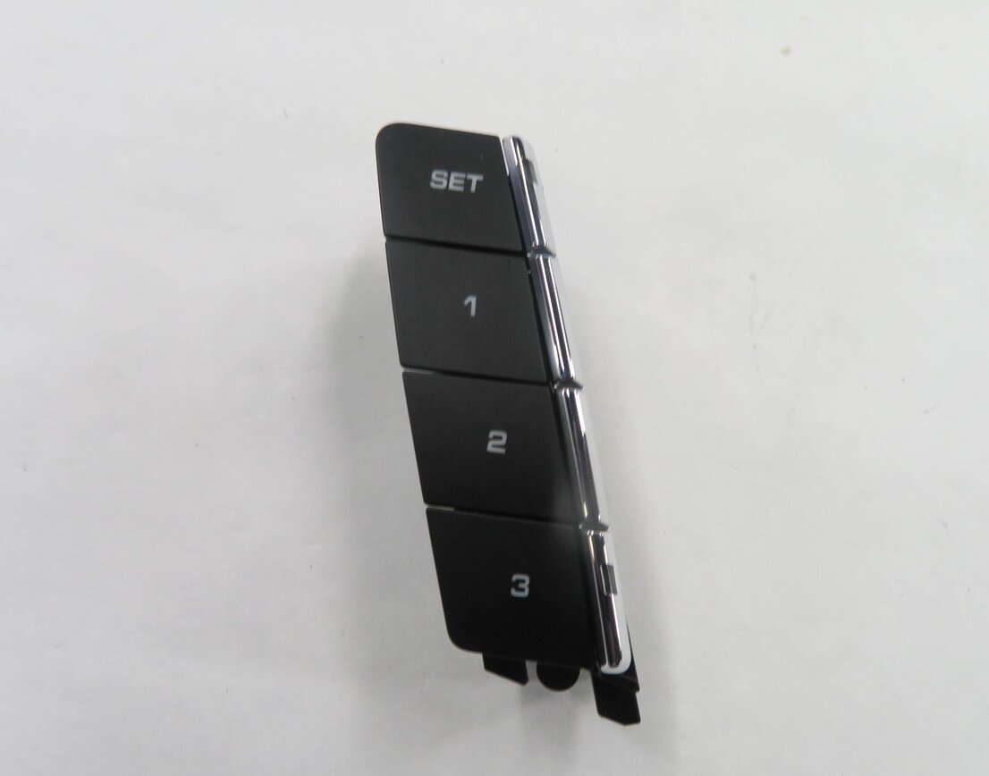 Thumbnail 2: 2016 PORSCHE CAYENNE GTS (958) RIGHT FRONT PASSENGER MEMORY SEAT POSITION SWITCH