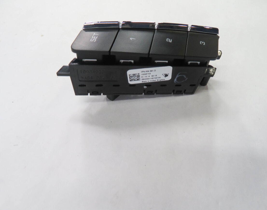 Thumbnail 3: 2016 PORSCHE CAYENNE GTS (958) RIGHT FRONT PASSENGER MEMORY SEAT POSITION SWITCH