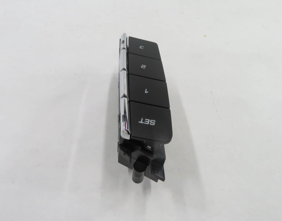 Thumbnail 5: 2016 PORSCHE CAYENNE GTS (958) RIGHT FRONT PASSENGER MEMORY SEAT POSITION SWITCH