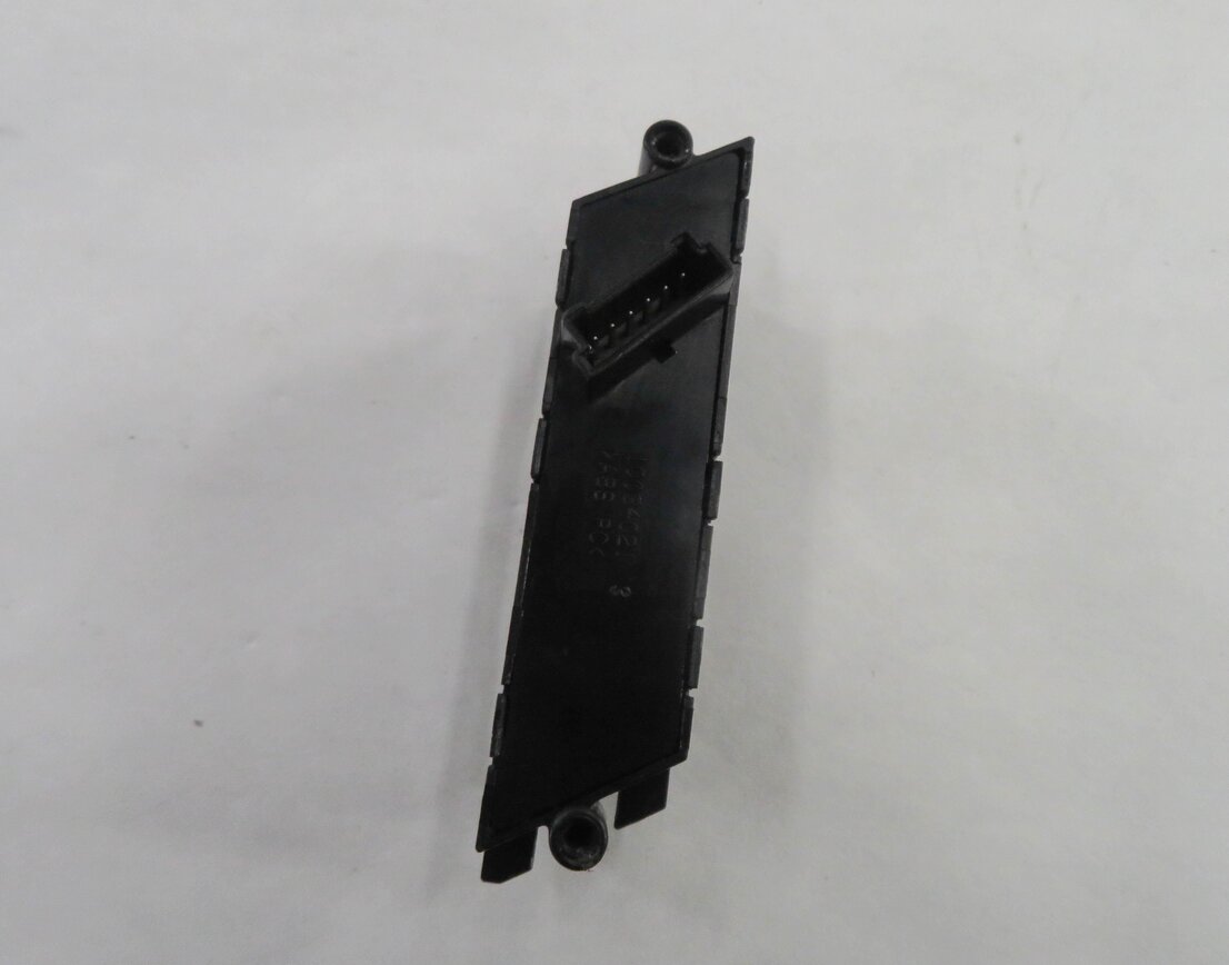 Thumbnail 6: 2016 PORSCHE CAYENNE GTS (958) RIGHT FRONT PASSENGER MEMORY SEAT POSITION SWITCH