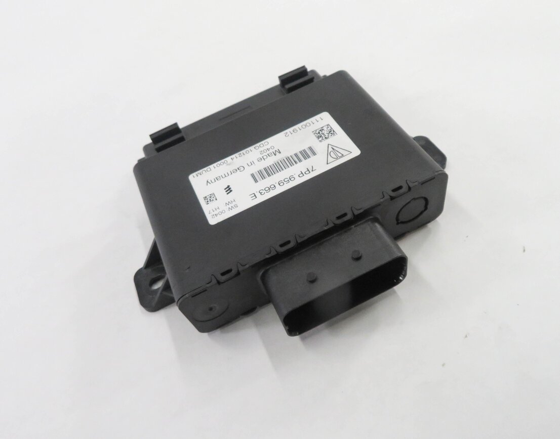 2016 PORSCHE CAYENNE GTS (958) VOLTAGE CONVERTER CONTROL MODULE